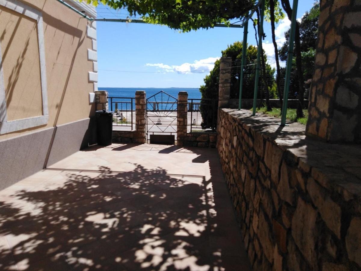 Apartmani Zupanic โคโรมาชโน ภายนอก รูปภาพ