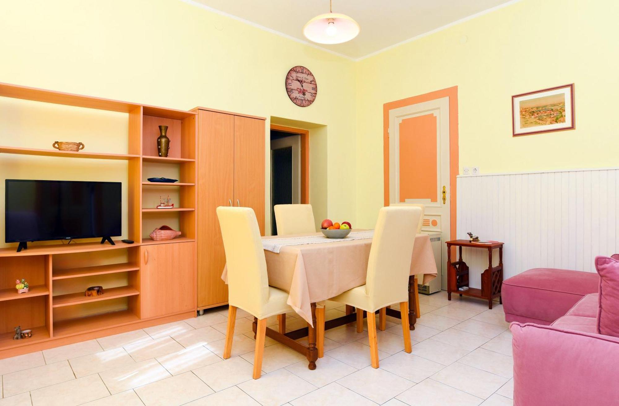 Apartmani Zupanic โคโรมาชโน ภายนอก รูปภาพ